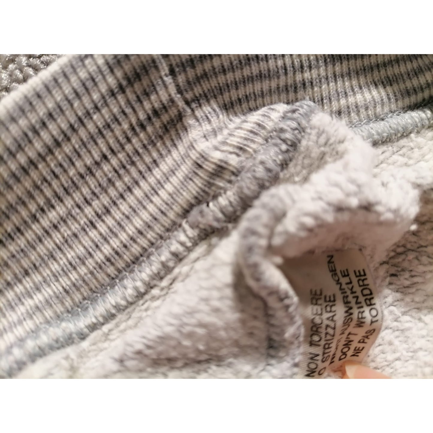 SISLEY Large Female Grey Cariboo Bugaboo Winter Paradise Graphic Sweatshirt Top