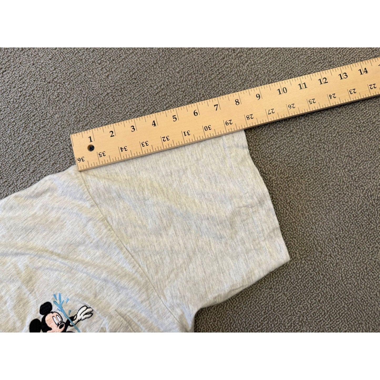 Vintage The Disney Store Medium Gray Mickey Mouse Goofy Water T-Shirt