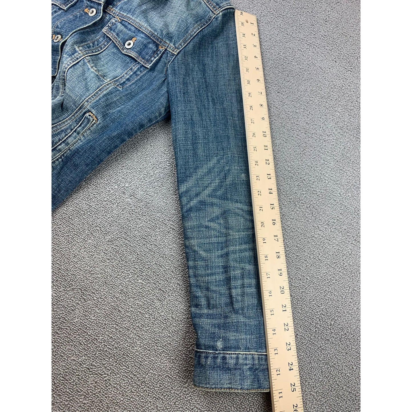 Vintage Y2K Gap Women's Large Blue Washed Distressed Fit Denim Jacket