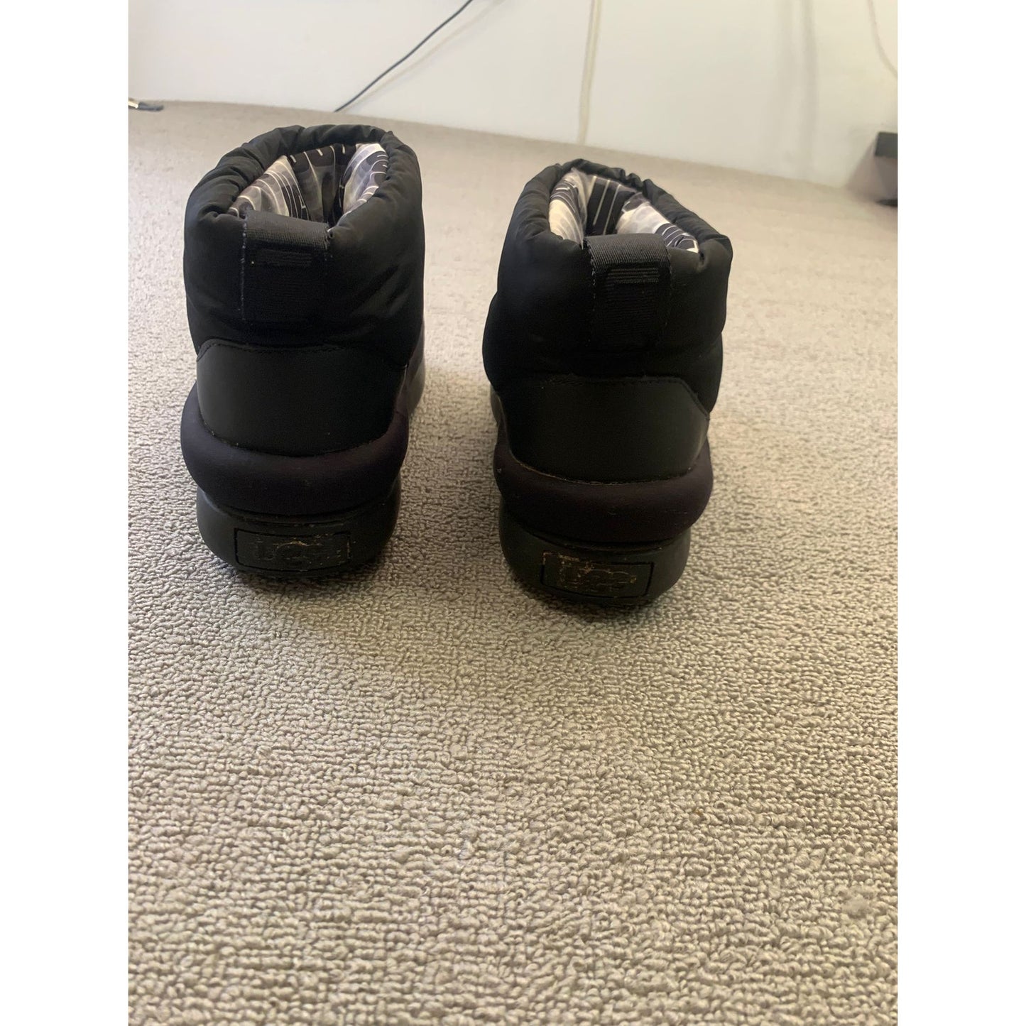 UGG Women US 7 Black Classic Maxi Mini Boots