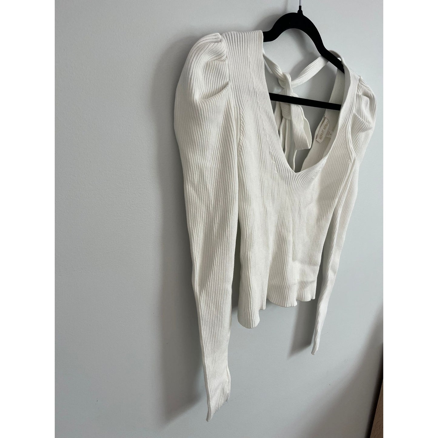 Ronny Kobo Top Women S White Ribbed Knit Puff Sleeve Tie Back Stretch V Neck