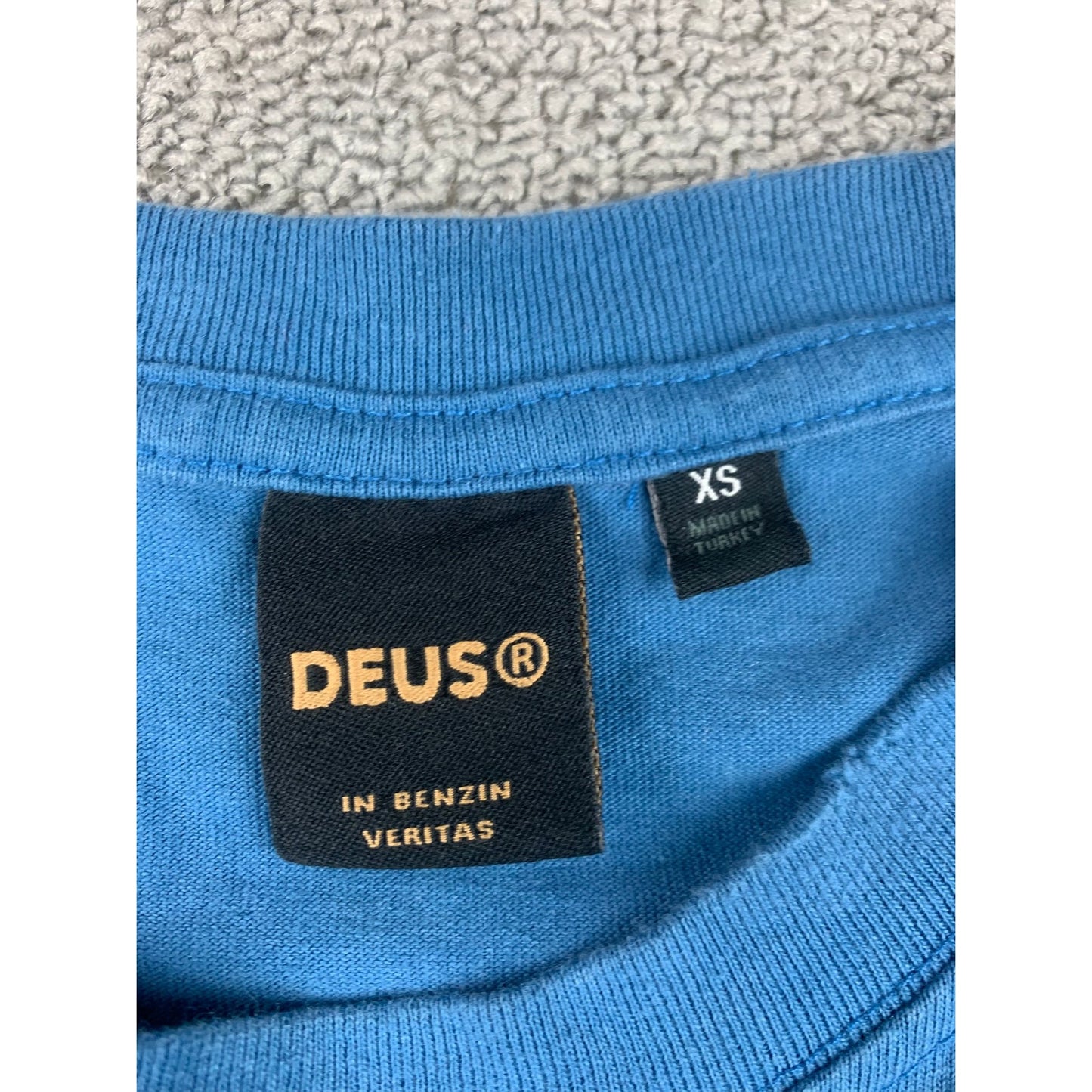 Deus Ex Machina Men's XS Blue Pocket Crew Neck T-Shirt