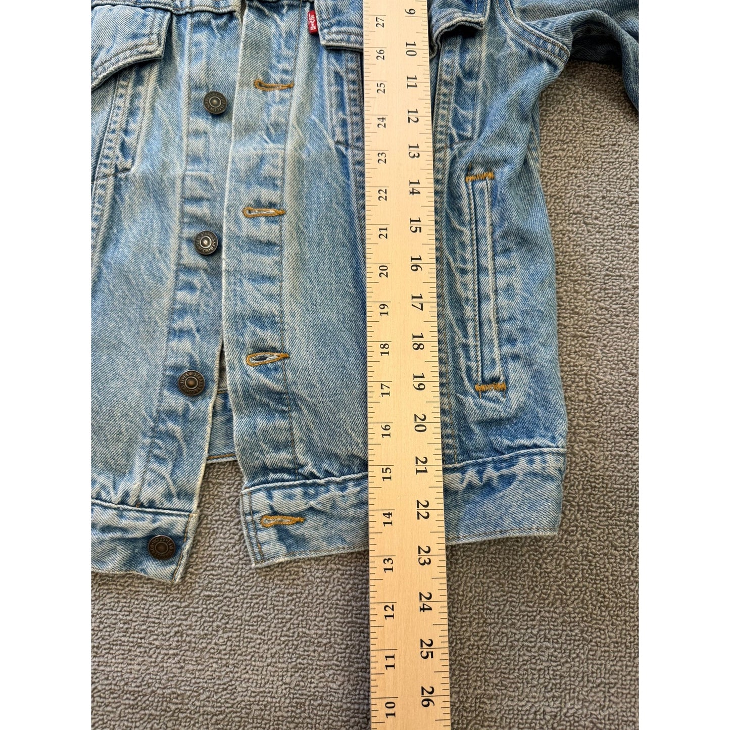 Levi's Vintage Women's Blue 26 Denim Trucker Jacket Light Wash Classic Style