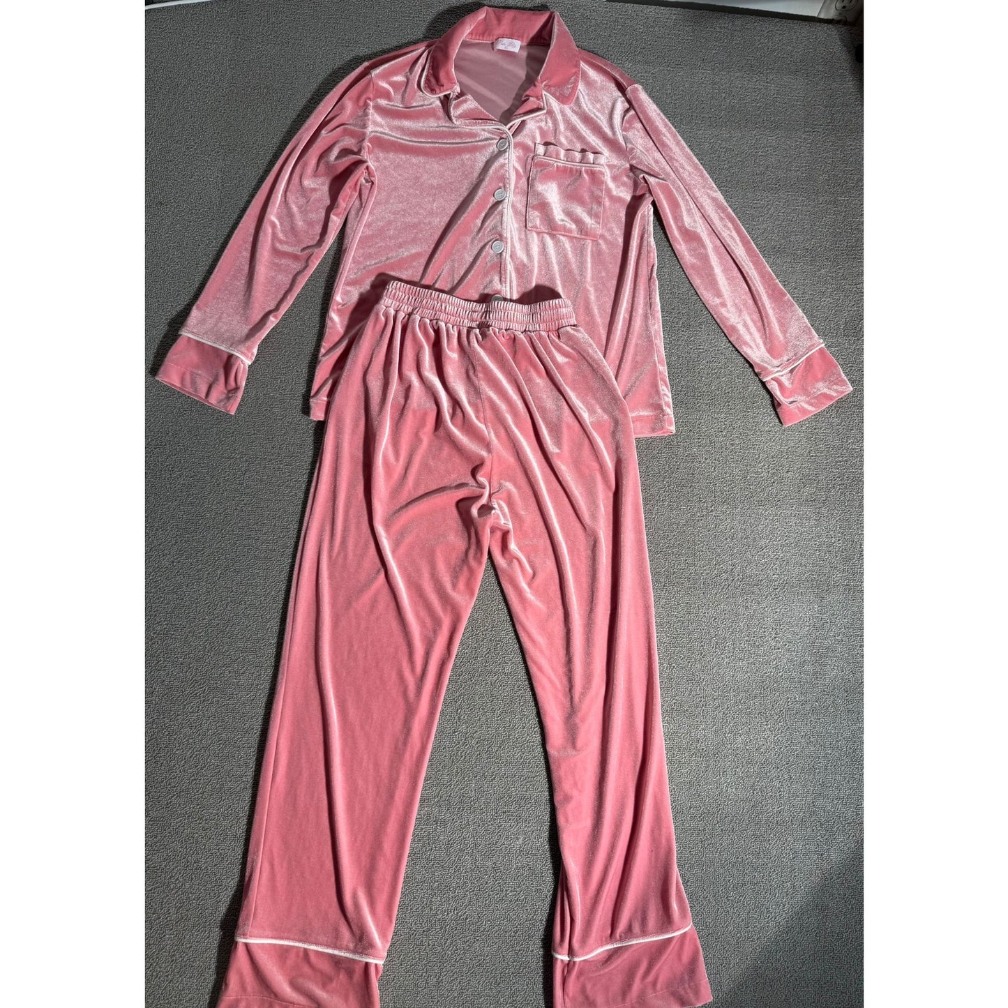 Pink Lily Women’s Pink Velvet Pajama Set XS