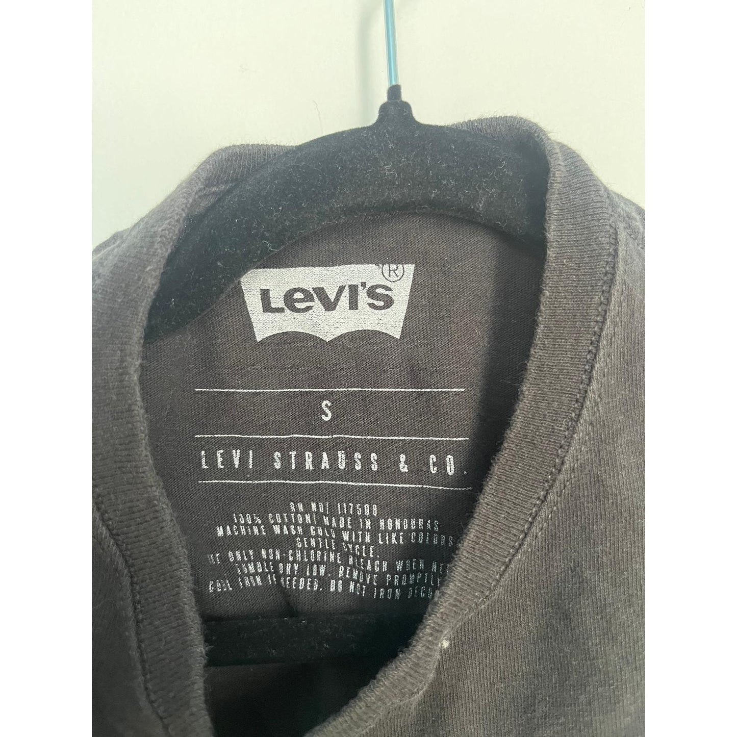 Levis Graphic T Shirt Men Small Black Rainbow Logo Cotton Tee