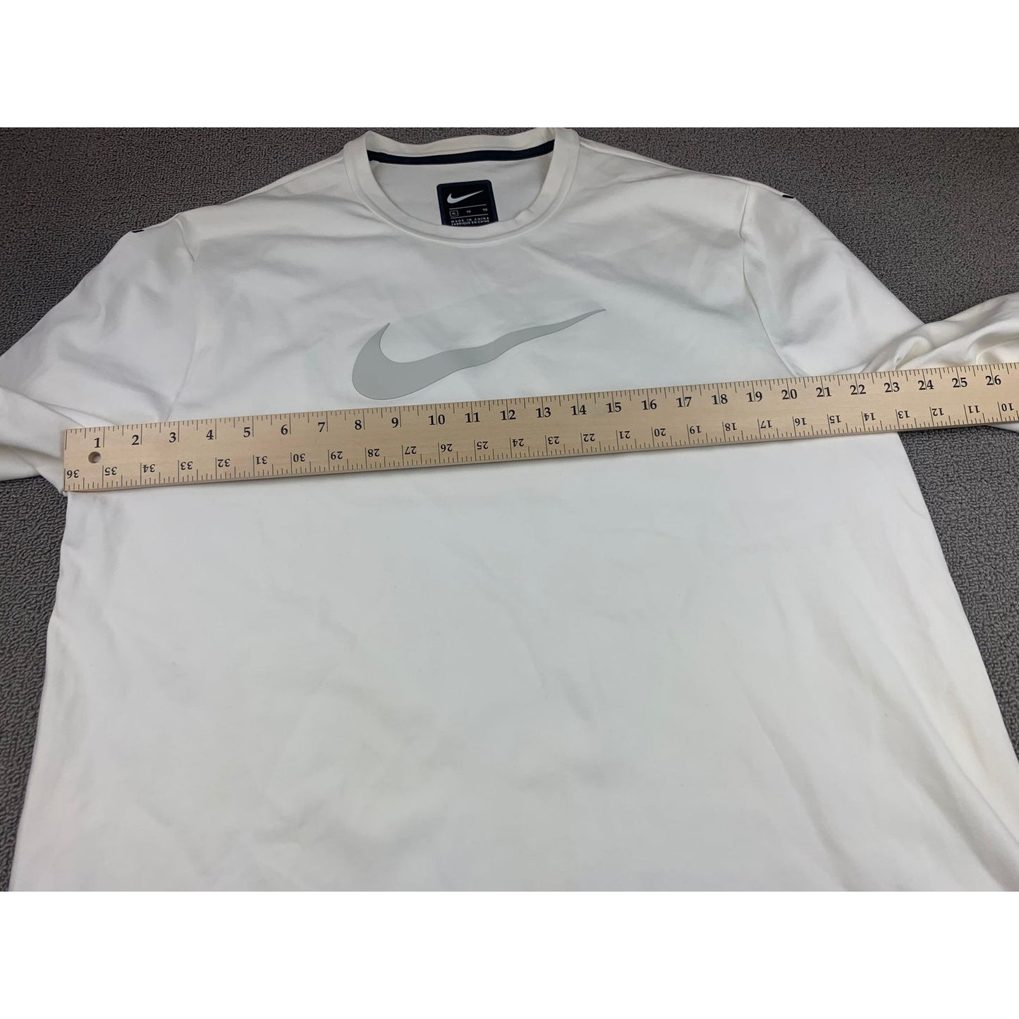 Nike Men's XL White Sportswear NSW Tech Pack Swoosh Crew Shirt