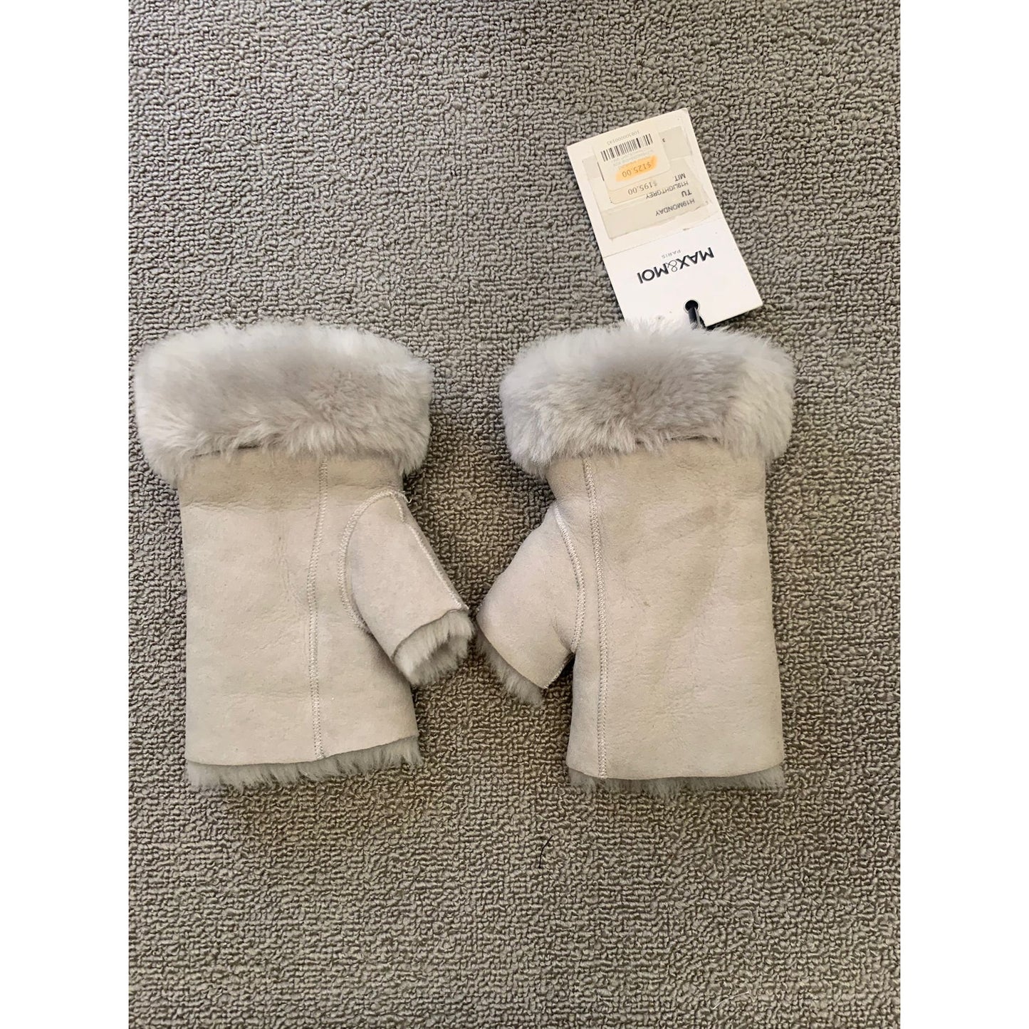 Max & Moi Paris Womens One Size Light Grey Shearling Merino Gloves