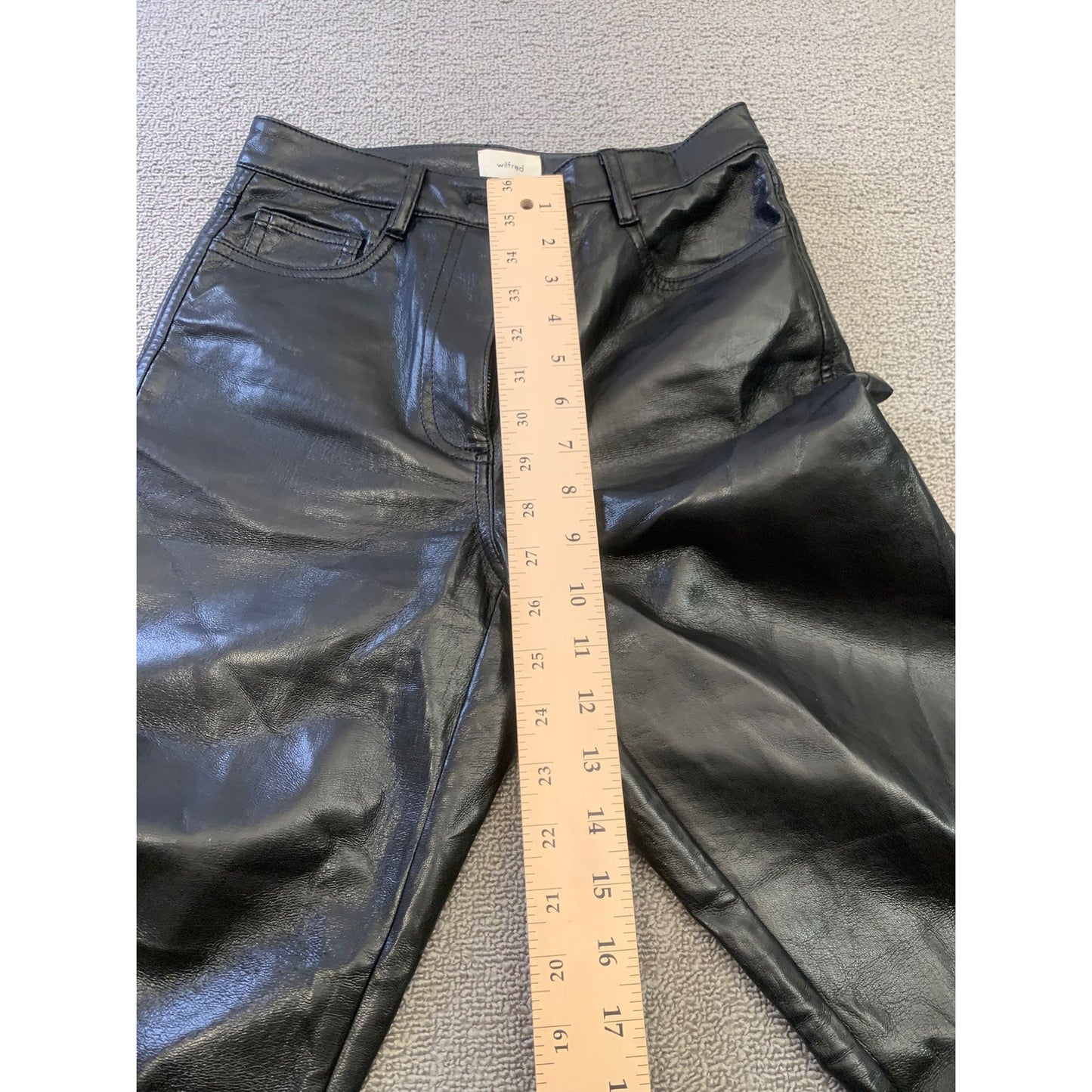 Aritzia Wilfred Women Size 0 Black Faux Leather Pants