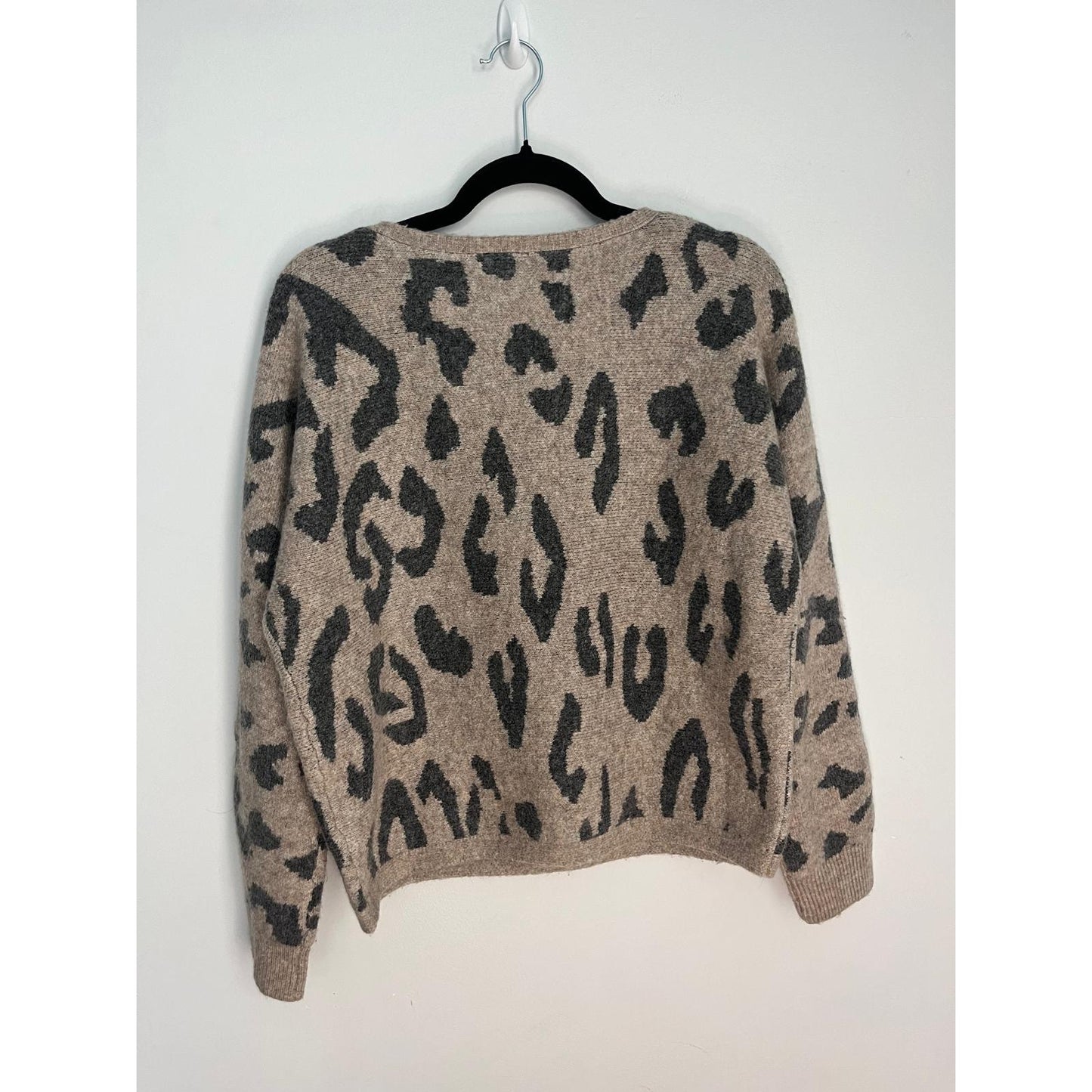 Hem & Thread Leopard Print Sweater Women Small Taupe Gray Pullover Fuzzy Knit