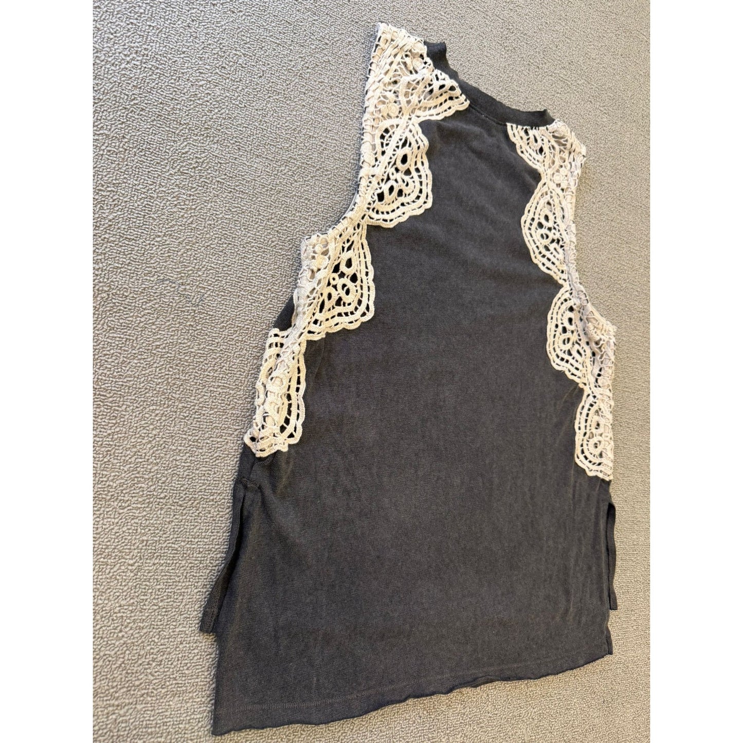 We The Free Women's Extra Small Gray Graphic Lace Tank Top