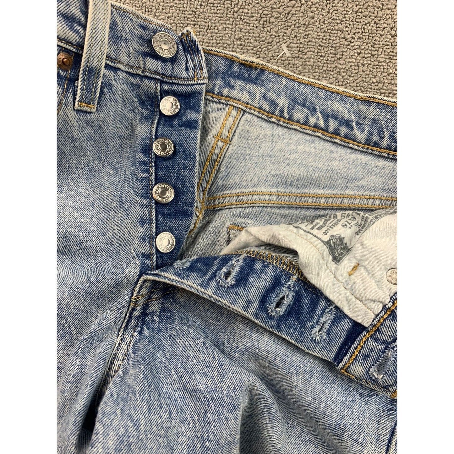Levi's Women's 24x32 501 Skinny Light Wash Denim Jeans
