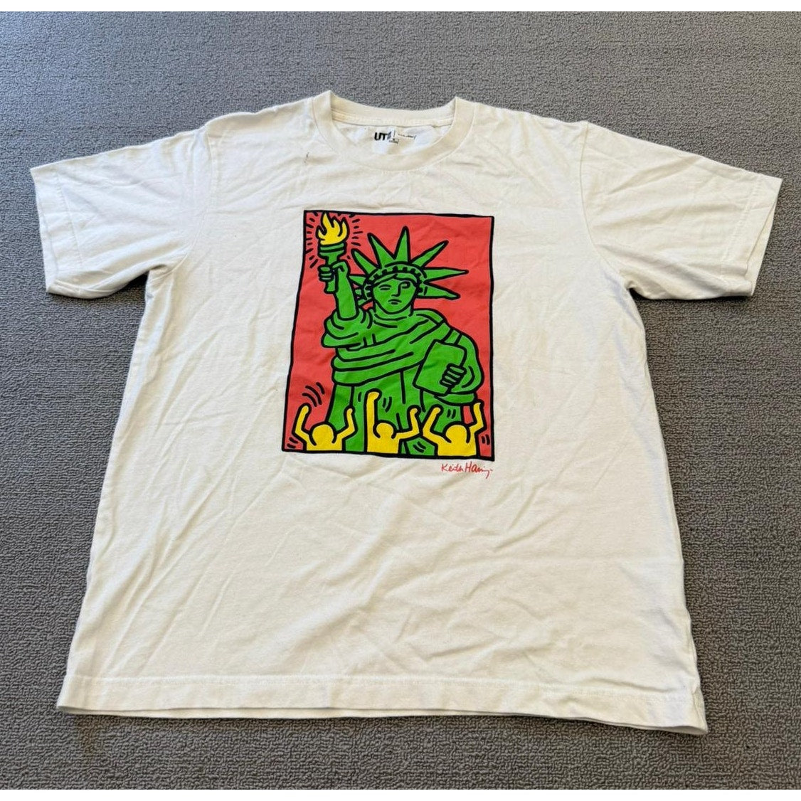 Uniqlo UT Keith Haring XS White Statue of Liberty Graphic Tee
