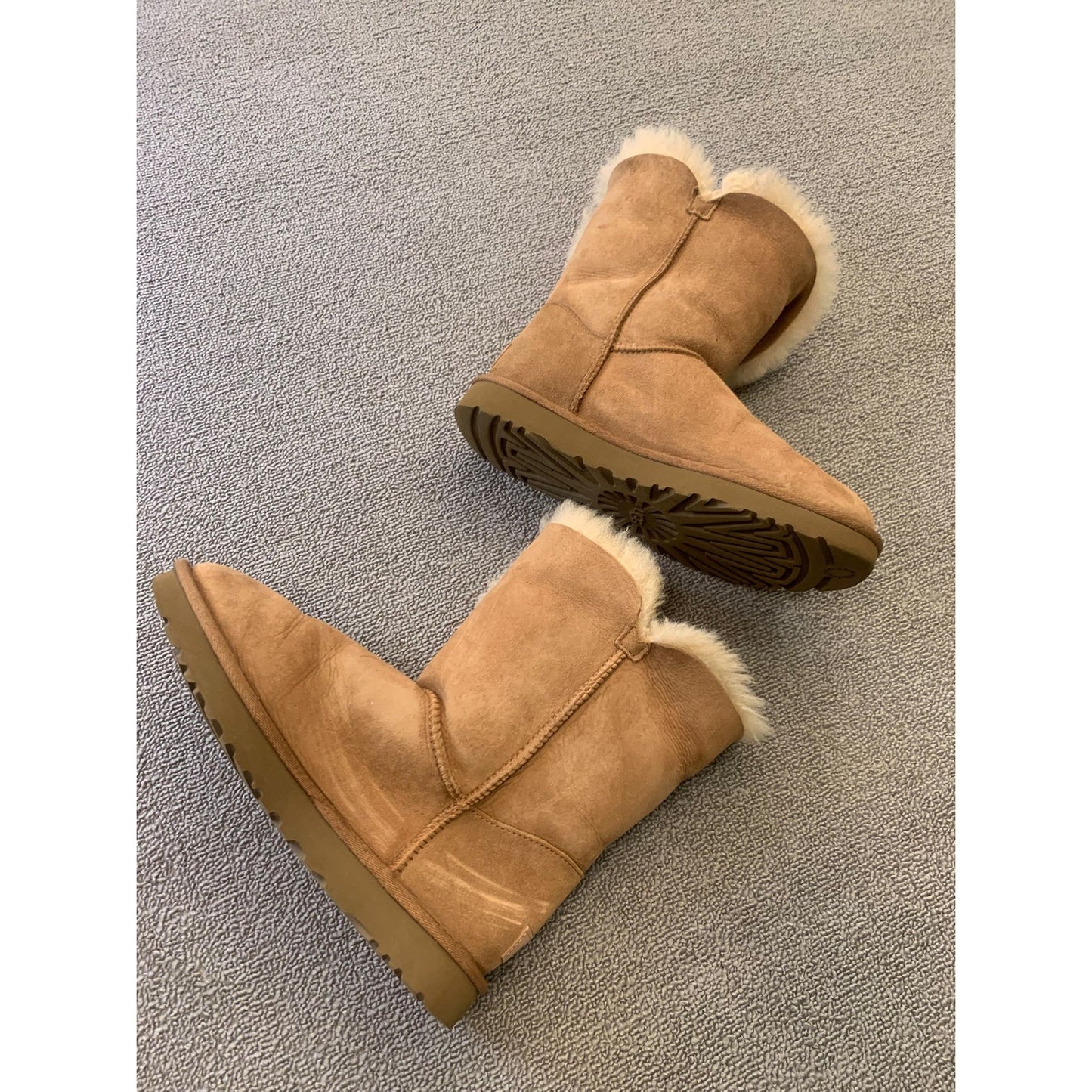 UGG Women US 7 Brown Suede Fur Classic Short Boots