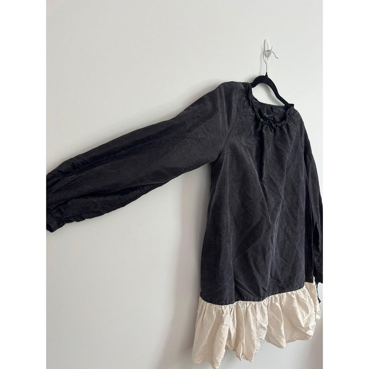 Cynthia Rowley Dress Women XS Black Long Sleeve Ruffle Hem Puff Cuffs Crinkle