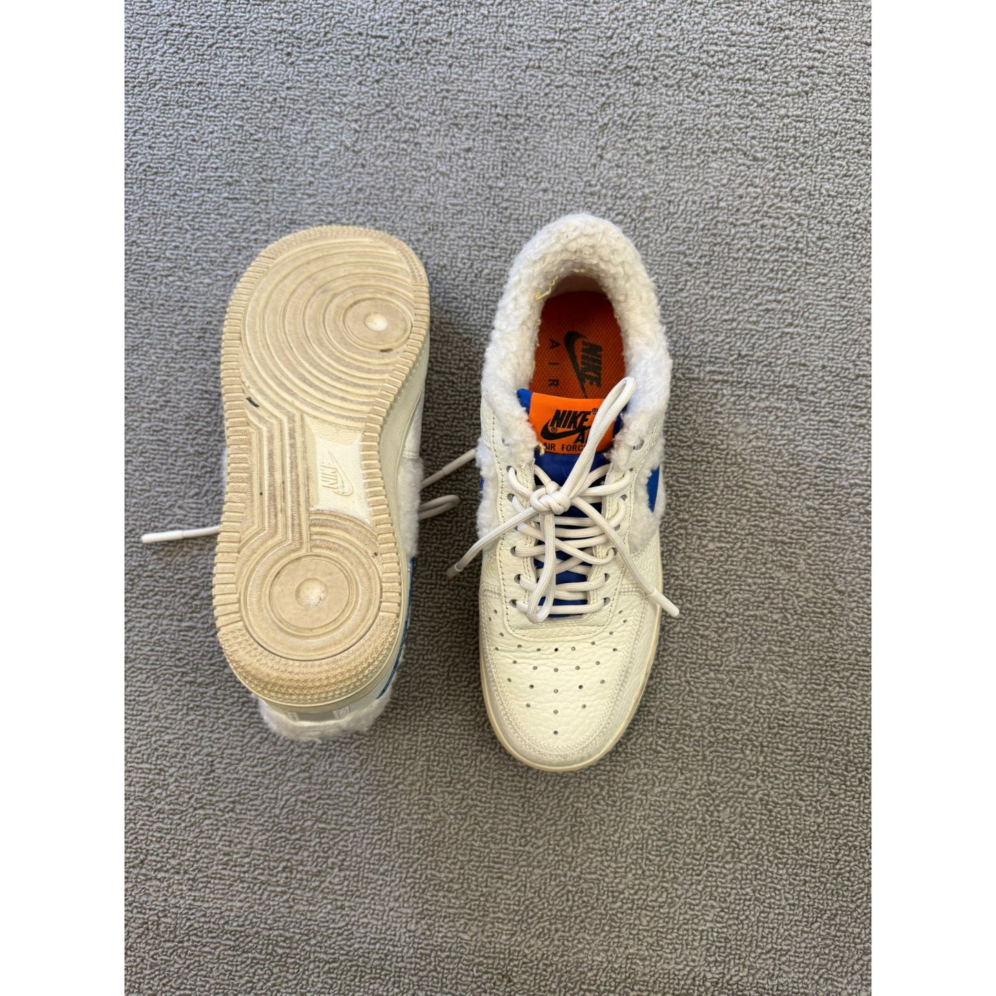 Nike Air Force 1 Women's Size 6  White Blue Sherpa Fleece Sneakers