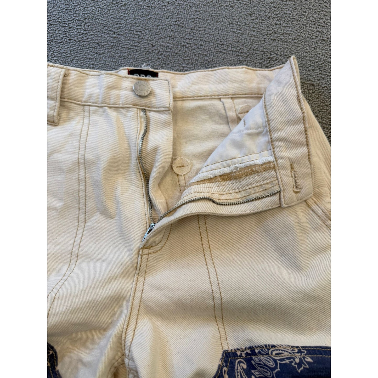 BDG Urban Outfitters Women's Size 26 White Denim Patchwork Bandana Wide Leg Jean
